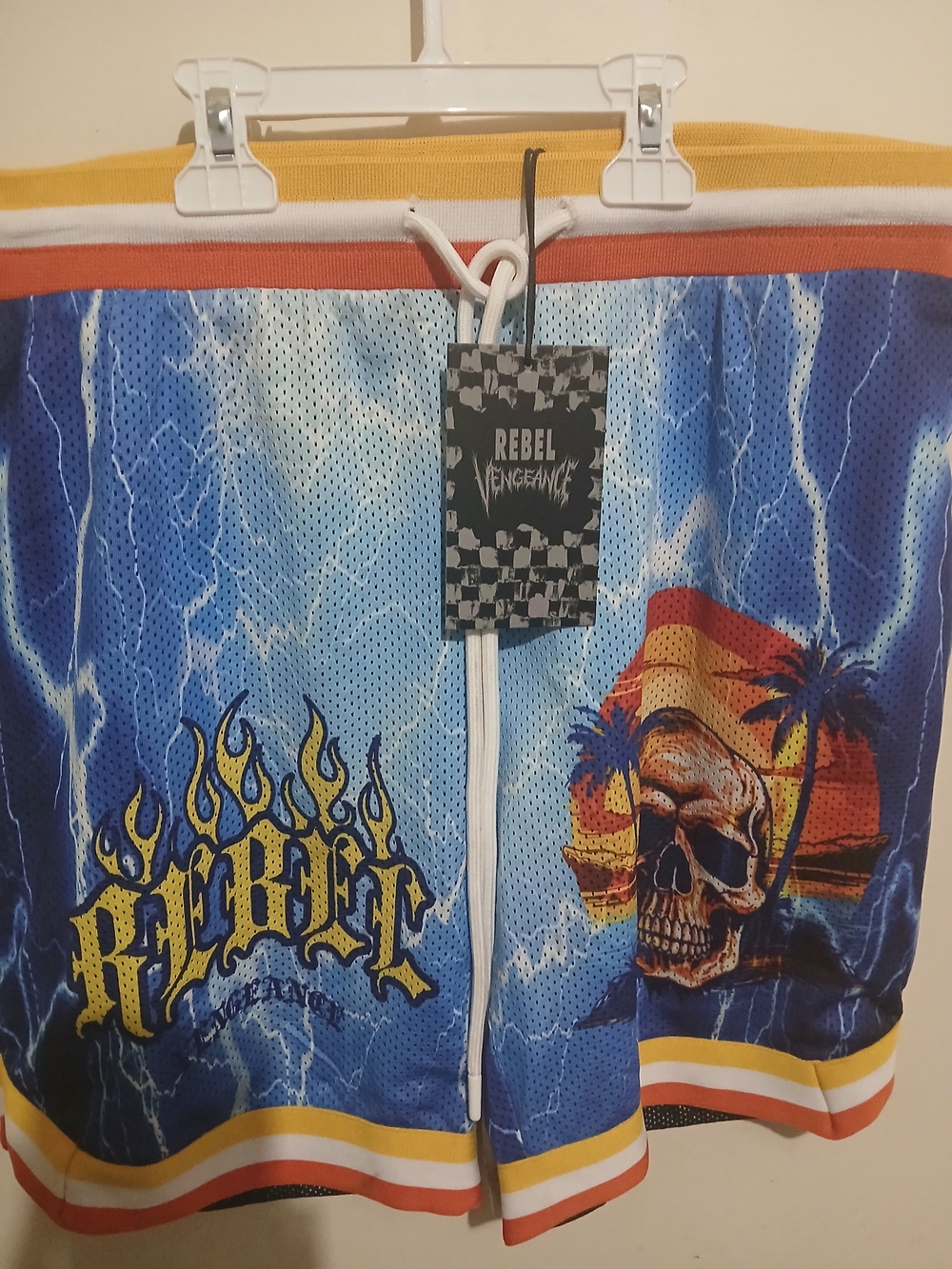 Rebel Vengeance Blue Lightning Graphic Shorts men size medium
